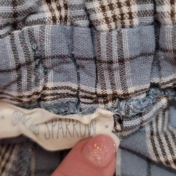 Sky and Sparrow plaid cropped pants. - Picture 2 of 9